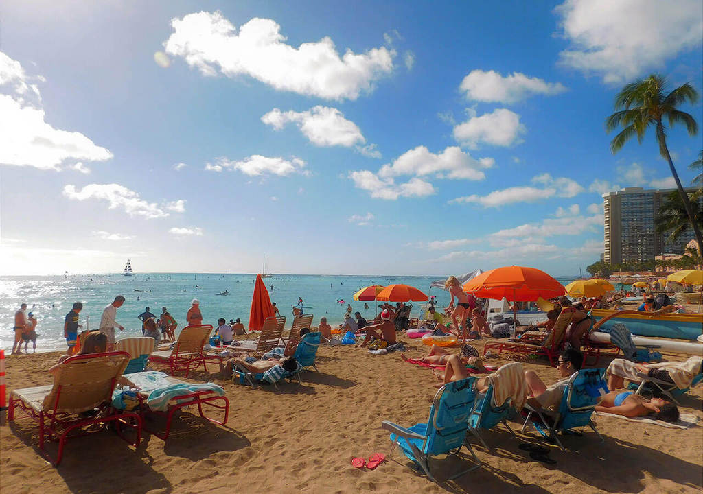 Waikiki-Beach - Leanne - Countriestogo - TheWingedFork