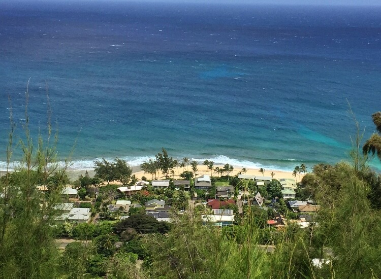 Ehukai Pillbox Hawaii – By Sarah from BordersandBucketlists