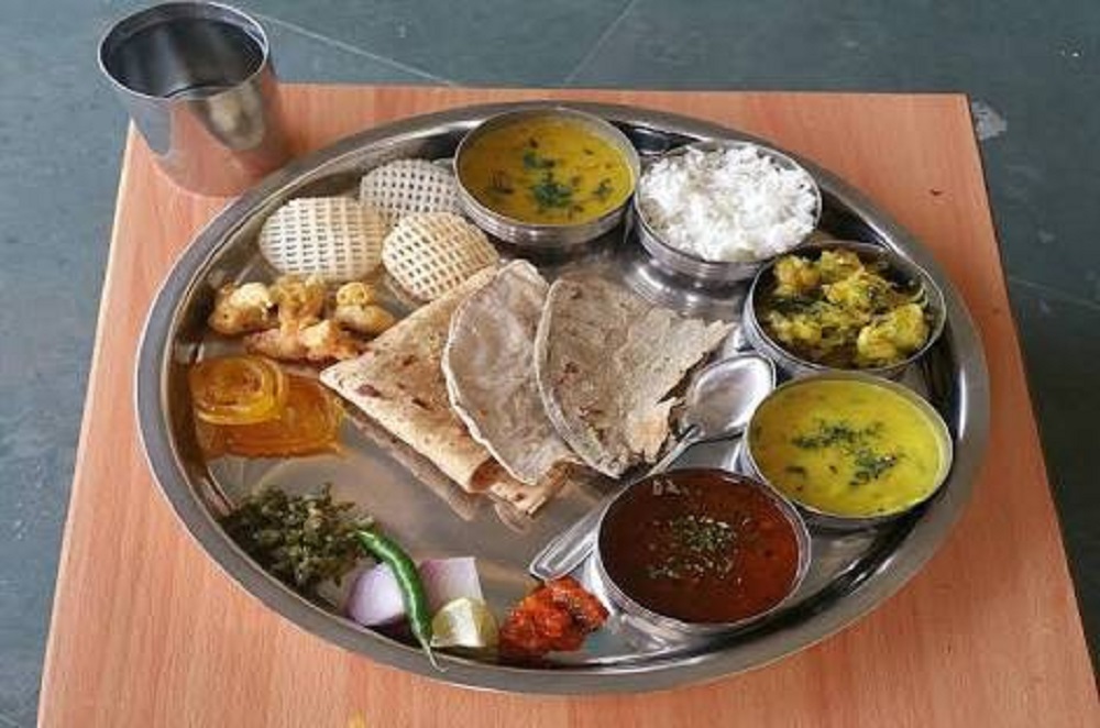 आज जेवणात काय आहे (Aaj Jevnaat Kayy ahe) - थाली Thali - By Chef Neel - Nilesh Limaye