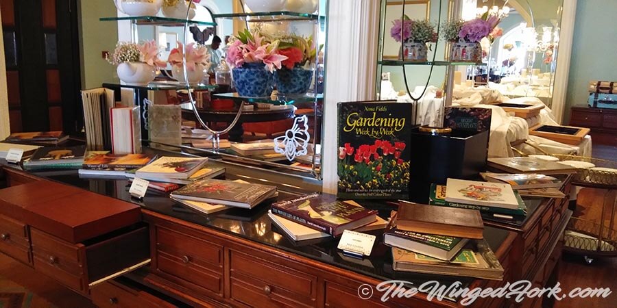 Book table at the Sea Lounge - Pic by Abby from TheWingedFork