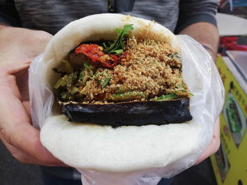 Gua Bao in Taiwan - Pic by Wendy from The Nomadic Vegan