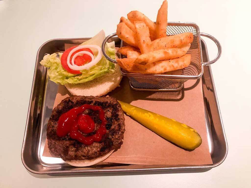 Impossible Burger in California – Pic by Jenni from Choose Veganism