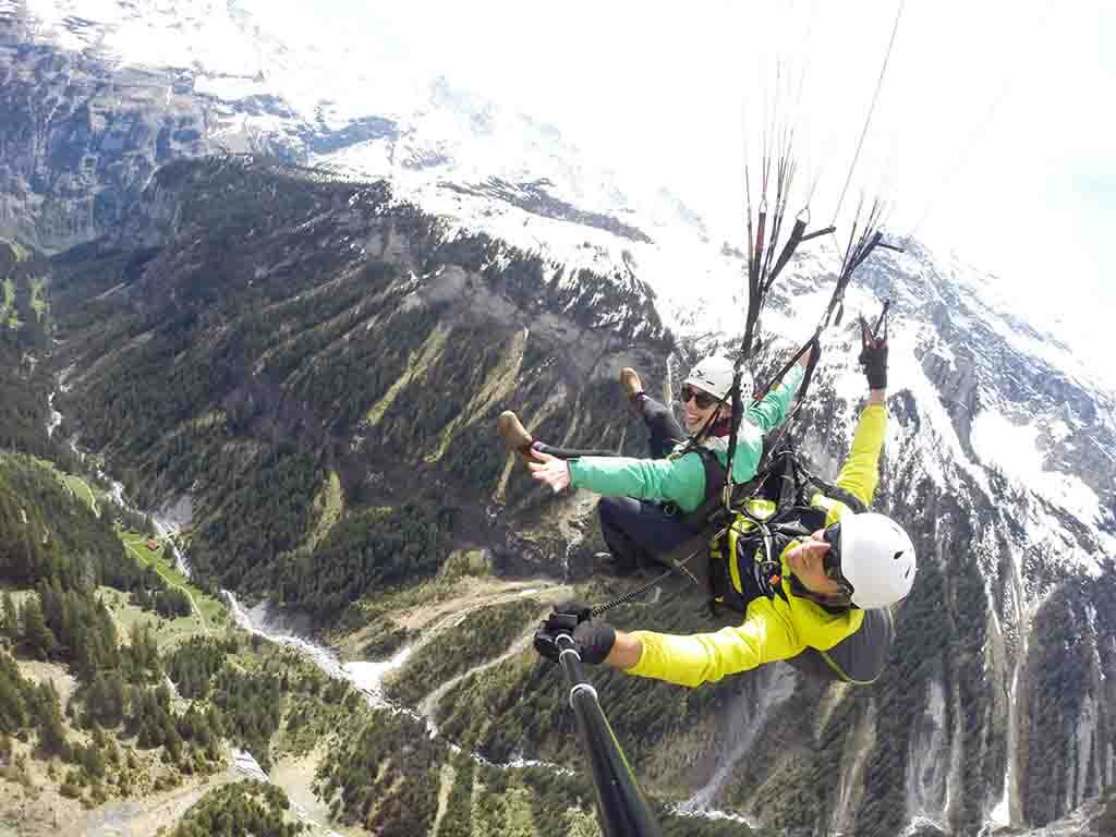 Paragliding in Lauterbrunnen.