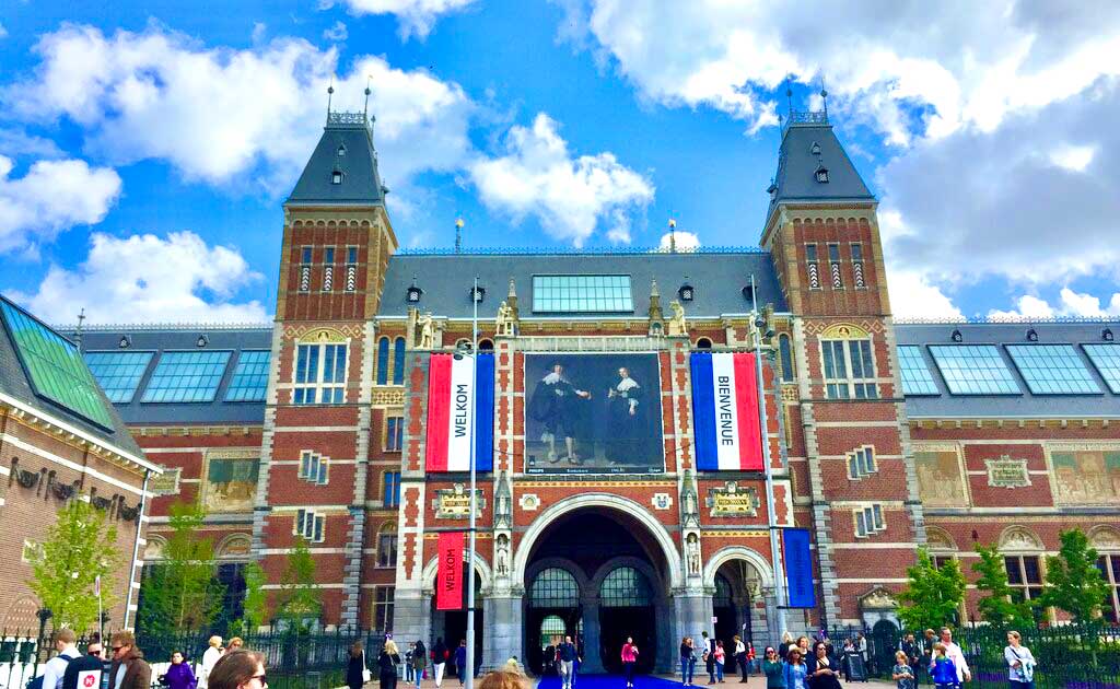 Pic of a museum in Amsterdam.