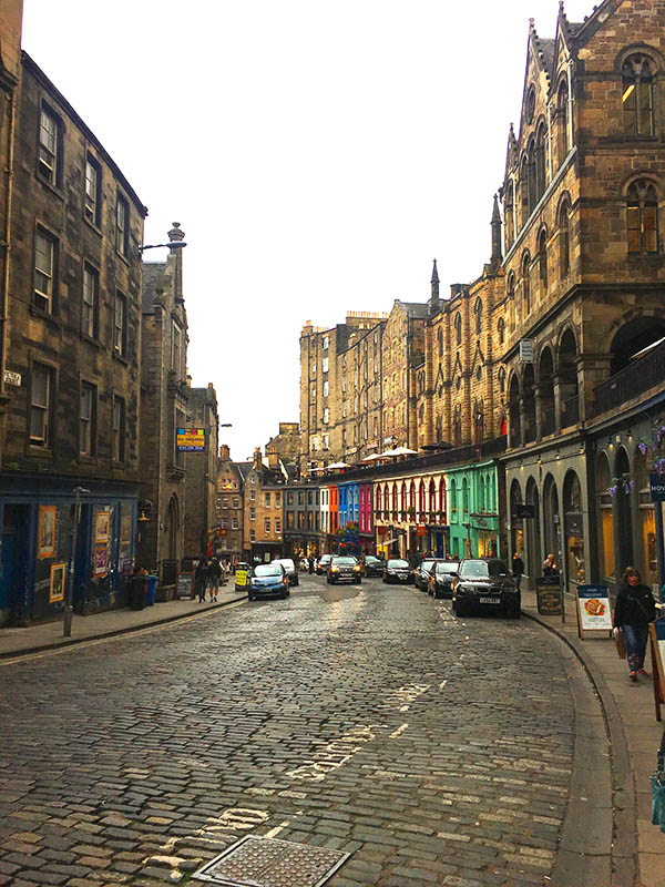 View Victoria street in Edinburgh.